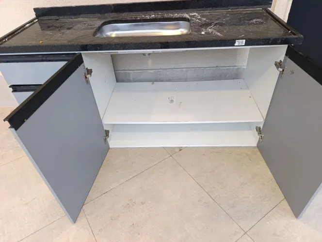 Gabinete com pia - 150cm