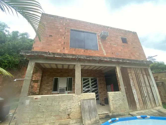 Vendo ou troco casa em Tinguá 
