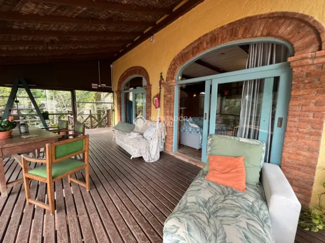CASA EM CONDOMÍNIO PRAIA MOLE