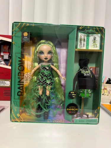 RAINBOW HIGH FANTASTIC FASHION JADE HUNTER
