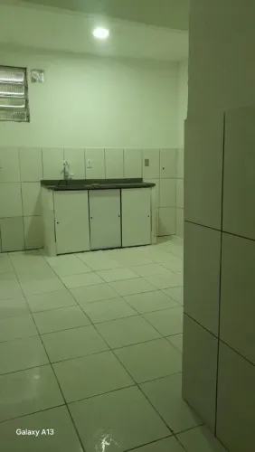 Aluga - se uma casa COLÔNIA
