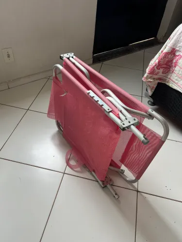 Espreguiçadeira rosa super resistente 
