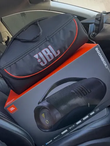 Bombox 3 semi nova