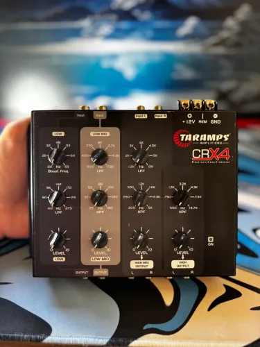 Crossover Taramps CRX4 4 Vias