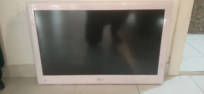 Tv 26' Rosa super nova com suporte para parede