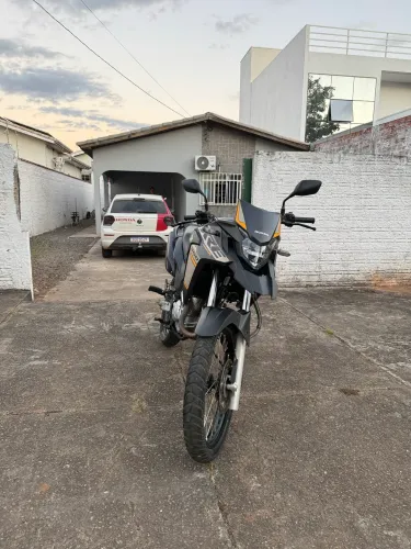 VENDO XRE 300 IMPECÁVEL