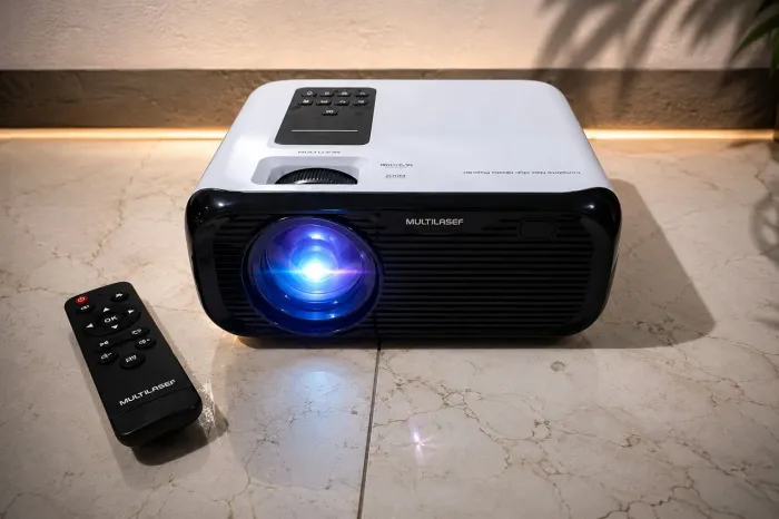 Projetor Multilaser Smart Screen 2200 Lumens PJ003 (branco/preto)