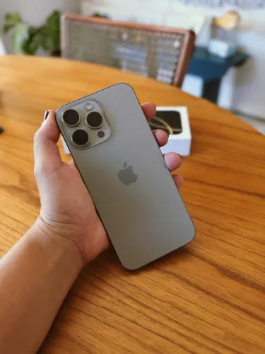iPhone 16 Pro Max 256GB - Impecável