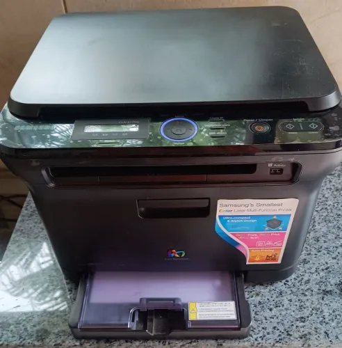 Vendo impressora Samsung a laser CLX-3175N funcionando. Leia.