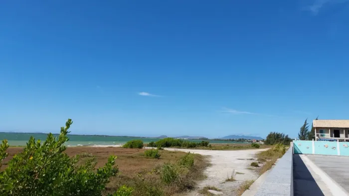 Lotes com 200m² em Arraial do Cabo, entre o mar e a lagoa!