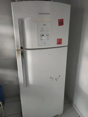 Vendo itens de casa ,motivo mudança geladeira, tv ,etc