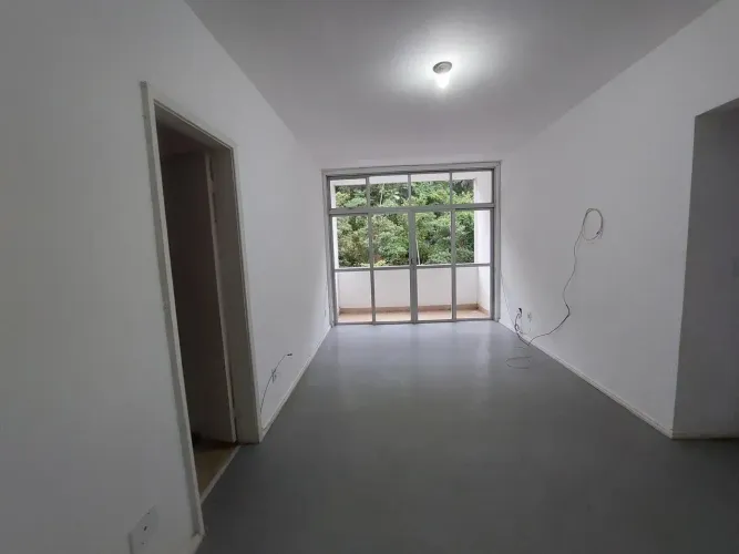 Apto Centro, amplo, sol, infraestrutura, local nobre, Ru a16 de março - Petrópolis - RJ
