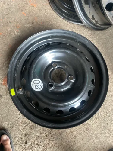 Roda de ferro aro 14 original Renault Kwid 03 furos
