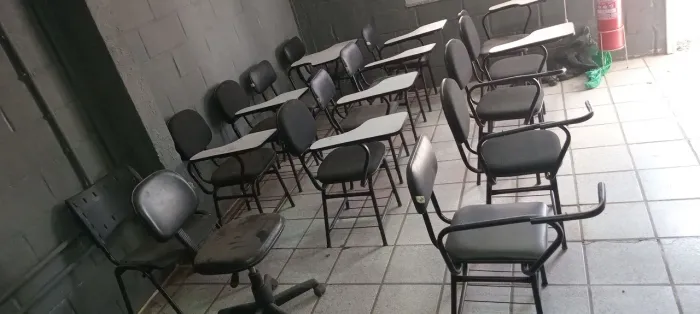 Cadeiras escolares 