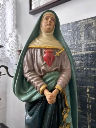 Nossa Senhora das Dores em madeira