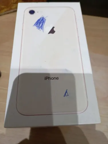 iPhone 8 para retirada de peças 
