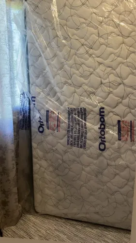 Colchão d e cama box - Ortobom - Novo