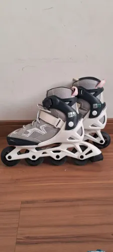 Patins de quatro rodas