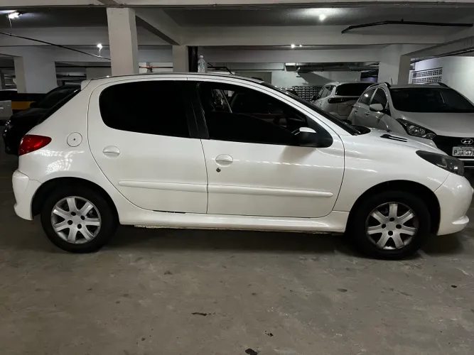 Peugeot 207 Active 1.4 Flex 8V 5P 2015