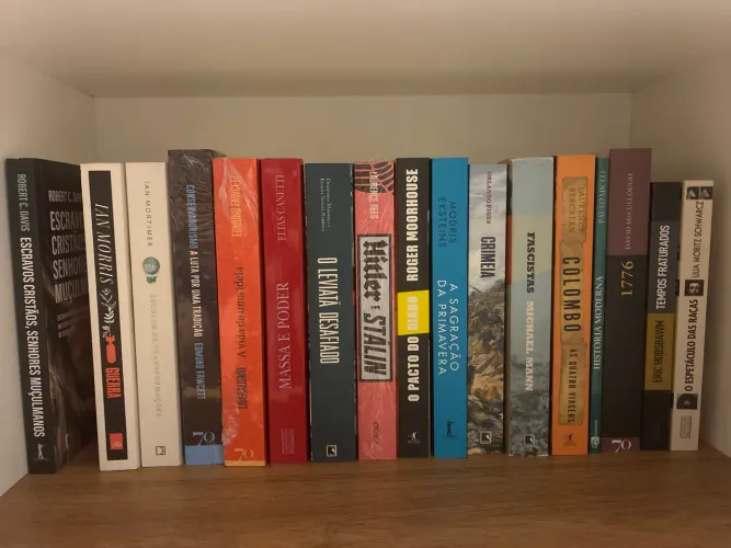 Livros de história - a partir de 100,00