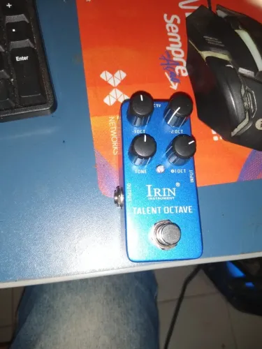 Pedal de Guitarra Irin Talent Octave