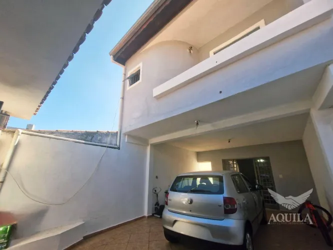 SOBRADO NO JARDIM PIRATININGA COM 3 DORMITÓRIOS - QUINTAL - SALA - COZINHA - 04 VAGAS