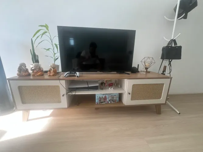 Rack para TV - 1,80m x 40cm - Excelente Estado