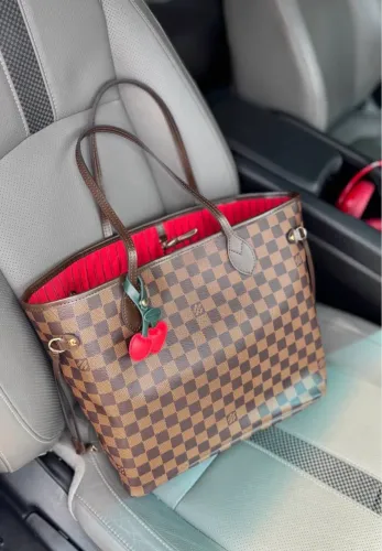 Bolsa Louis Vuitton em couro Neverfull mm