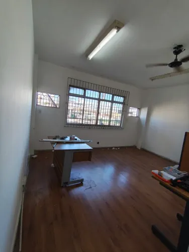 Sala Comercial c/ 50m2 com Banheiro 