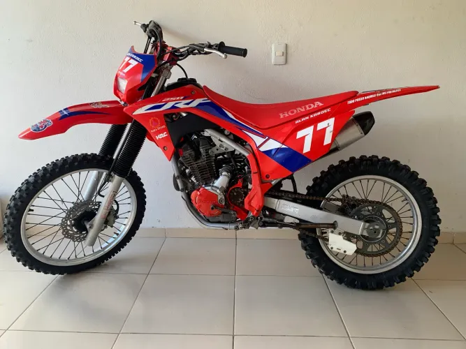 Vende-se moto CRF 250 F 