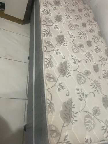 Cama de solteiro box