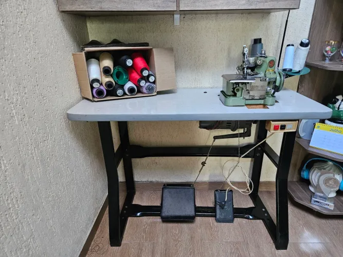 Máquina de costura semi industrial overlock
