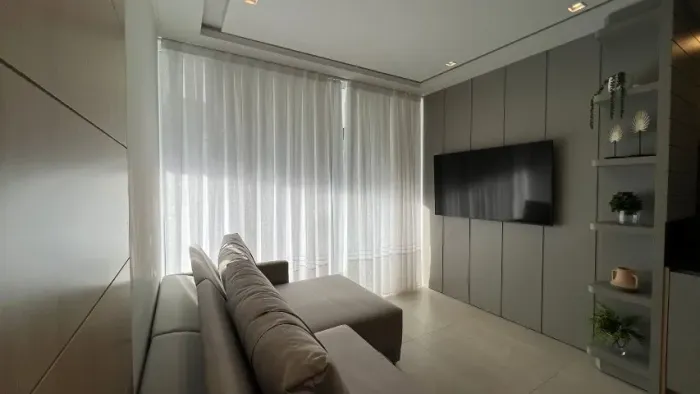 Aluguel anual - Apartamento 3 suítes todo mobiliado e 3 vagas de garagem