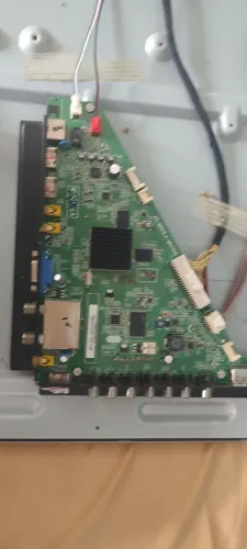 Placa principal Philco PH39e53sg usada funcionando