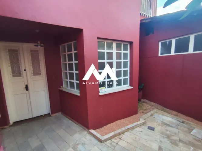 Casa 2 quartos para locação Bairro Coração de Jesus!