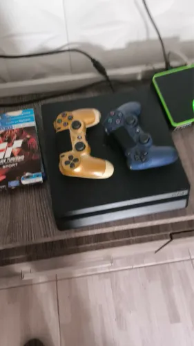 PlayStation 4 slim