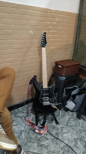 Guitarra Stratocaster