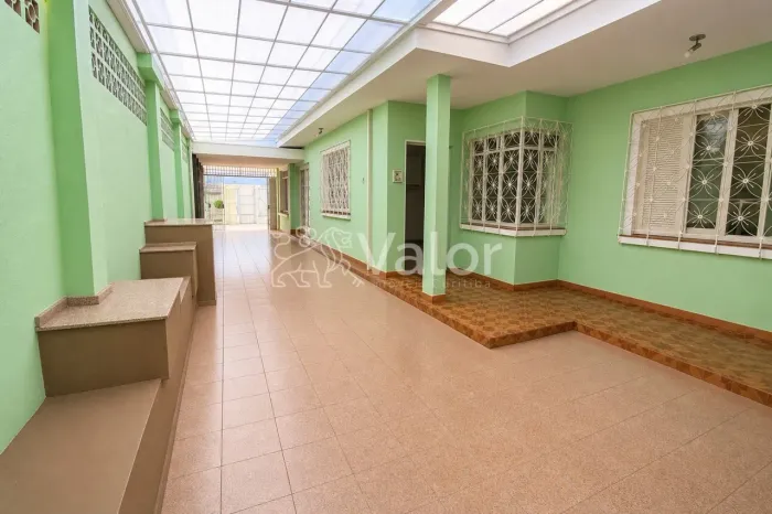 Casa semi mobiliada próximo ao Jardim Botânico em Curitiba