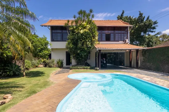 VENDA - Casa em Gaspar com piscina no bairro Bela Vista