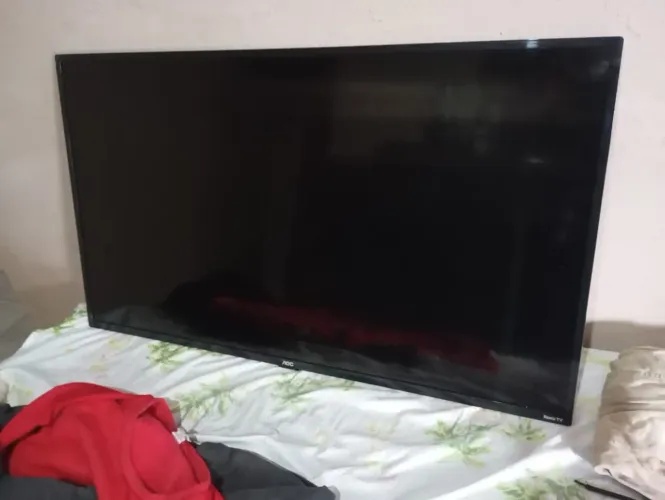 Tv smart AOC 43 POLEGADAS (COM DEFEITO)
