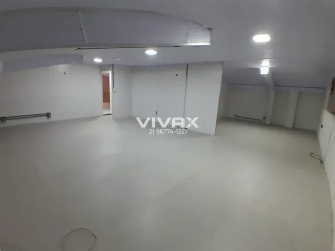 Imóvel para venda tem 680 metros quadrados em Engenho de Dentro - Rio de Janeiro - RJ