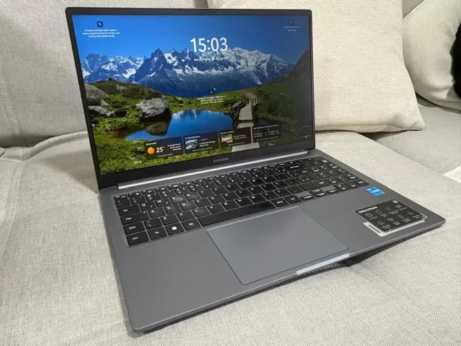 Notebook Samsung Galaxy Book4 i3 15,6'  8gb RAM 256GB SSD