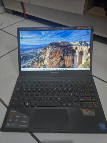 Vendo notebook positivo