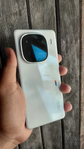 Vivo IQOO 12 Versão especial BMW 1TB/16RAM