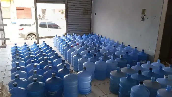 vendo galoes de agua. novos e usados.