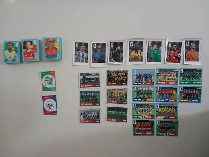 Lote com 307 figurinhas da Copa 2026 - R$ 200