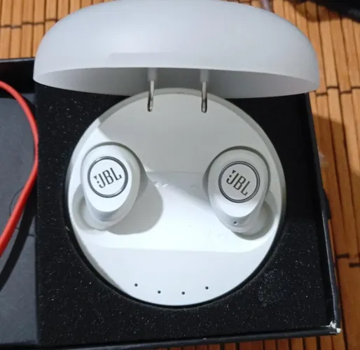 Vendo lote com mas de 40 peças de fone da JBL