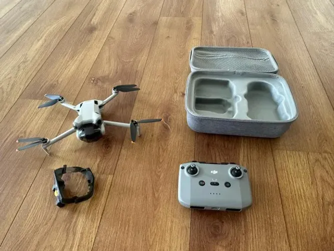 Drone DJI Mini 4 Pro + Case (Apenas 1h de voo)
