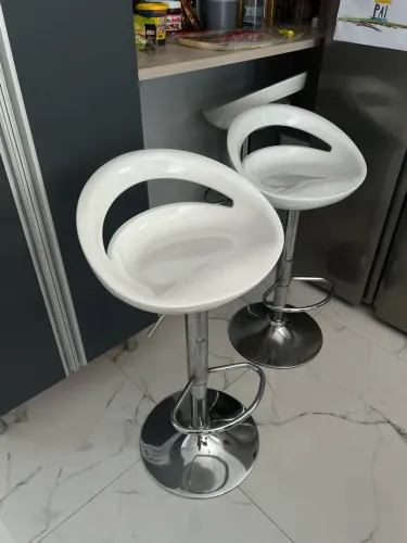 Conjunto 3 Banquetas altas giratórias com regulagem de altura