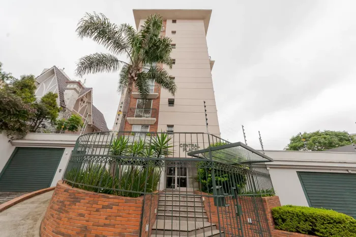Apartamento para alugar na Rua João Manoel, 283 - São Francisco, Curitiba - PR - CEP 80.51
